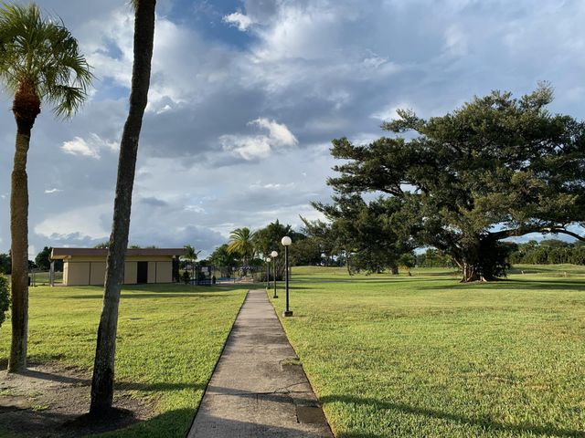 9355 SW 8th Street 202, Boca Raton, FL 33428