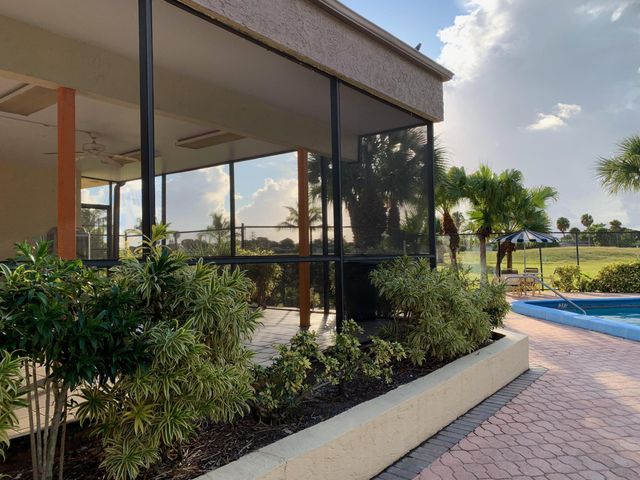 9355 SW 8th Street 202, Boca Raton, FL 33428