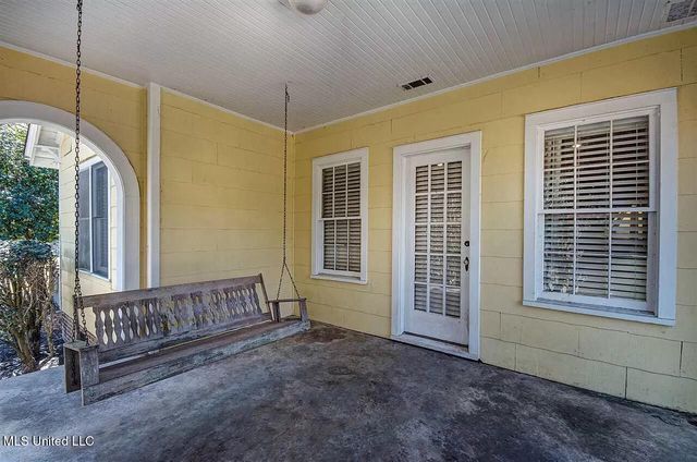 3521 Mcfarland Road, Raymond, MS 39154