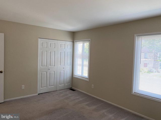 2804 CAMBRIDGE DR, Woodbridge, VA 22192