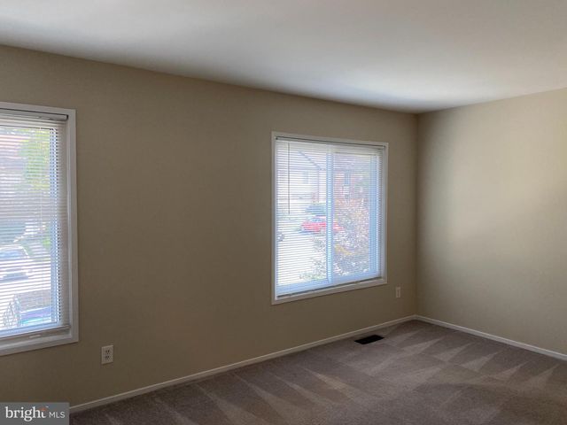 2804 CAMBRIDGE DR, Woodbridge, VA 22192