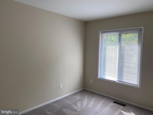 2804 CAMBRIDGE DR, Woodbridge, VA 22192