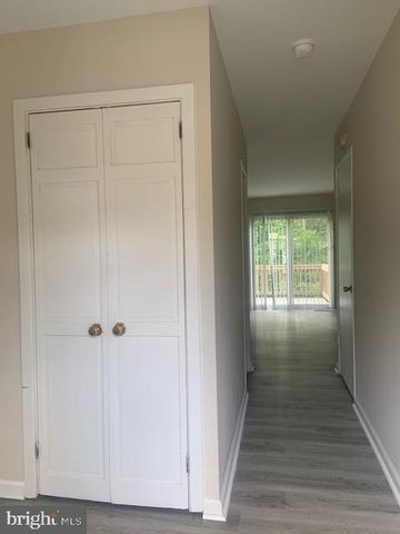 2804 CAMBRIDGE DR, Woodbridge, VA 22192