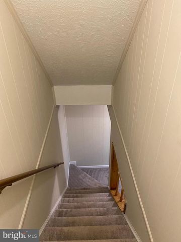 2804 CAMBRIDGE DR, Woodbridge, VA 22192