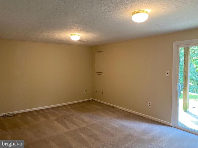 2804 CAMBRIDGE DR, Woodbridge, VA 22192