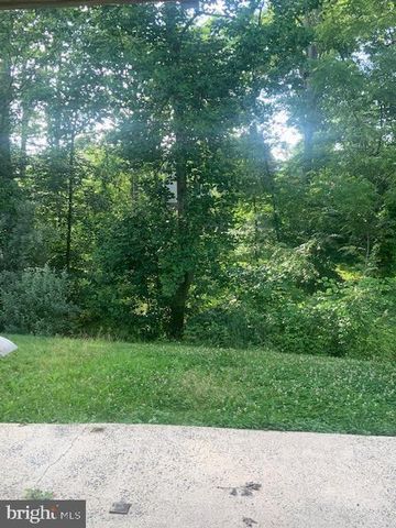 2804 CAMBRIDGE DR, Woodbridge, VA 22192