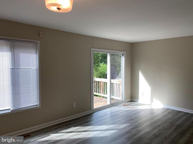 2804 CAMBRIDGE DR, Woodbridge, VA 22192