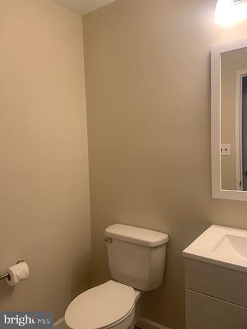 2804 CAMBRIDGE DR, Woodbridge, VA 22192