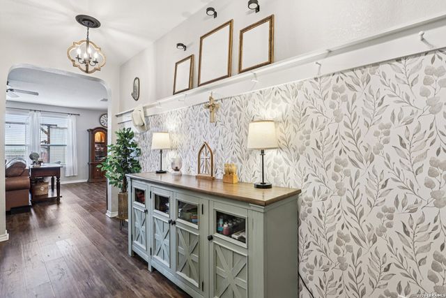 4025 Woodside, Seguin, TX 78155