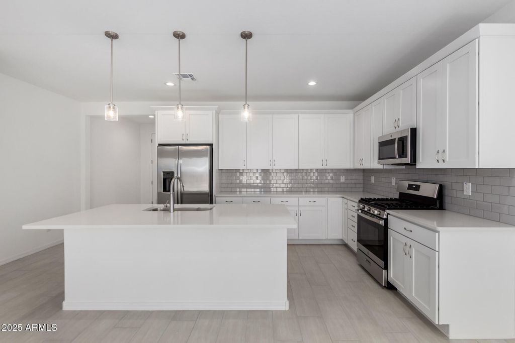5344 W MANZANITA Drive, Glendale, AZ 85302 — photo 4