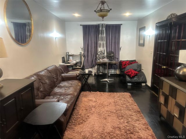1115 E 214th Street, Bronx, NY 10469