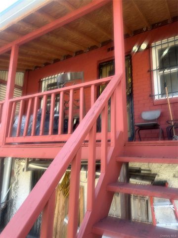 1115 E 214th Street, Bronx, NY 10469