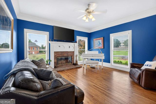 172 E Shadburn Avenue, Buford, GA 30518