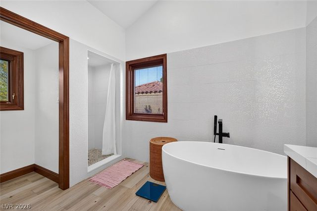 7725 Spanish Bay Drive, Las Vegas, NV 89113