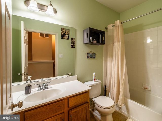 6 FOX CT, Delanco, NJ 08075