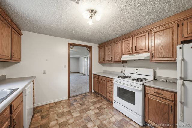 16610 S 4180 Road, Claremore, OK 74017