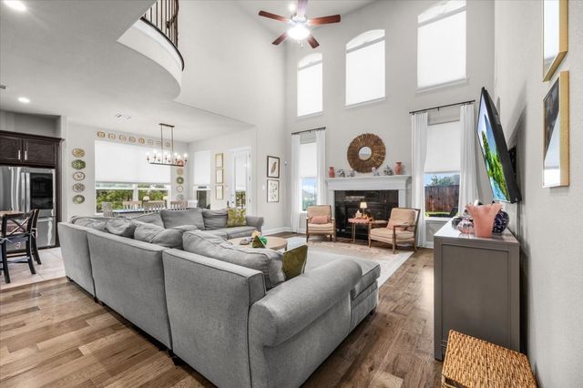 1725 Crested Ridge Road, Fort Worth, TX 76008