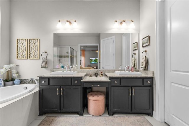 1725 Crested Ridge Road, Fort Worth, TX 76008
