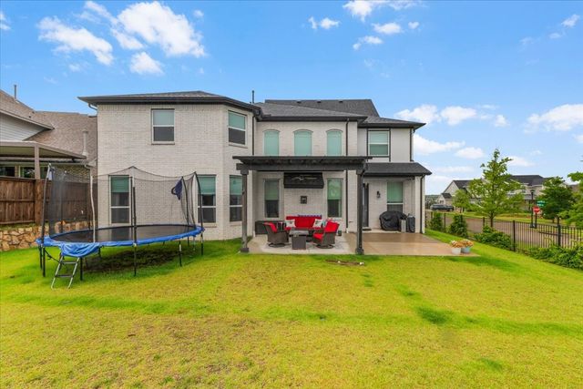 1725 Crested Ridge Road, Fort Worth, TX 76008