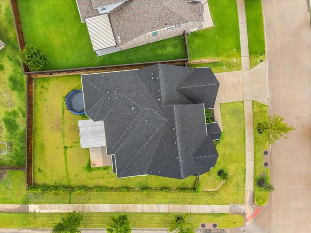 1725 Crested Ridge Road, Fort Worth, TX 76008