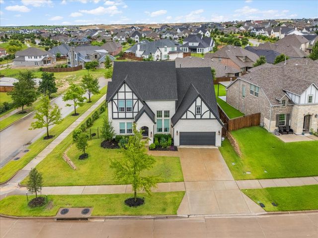 1725 Crested Ridge Road, Fort Worth, TX 76008