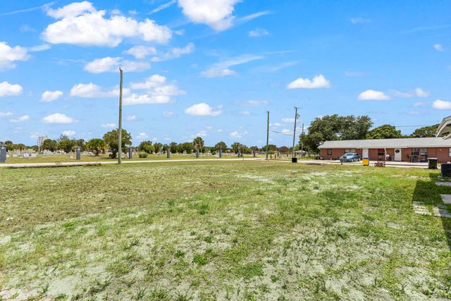 1205 Ave K, Fort Pierce, FL 34950