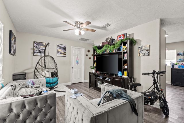 1205 Ave K, Fort Pierce, FL 34950