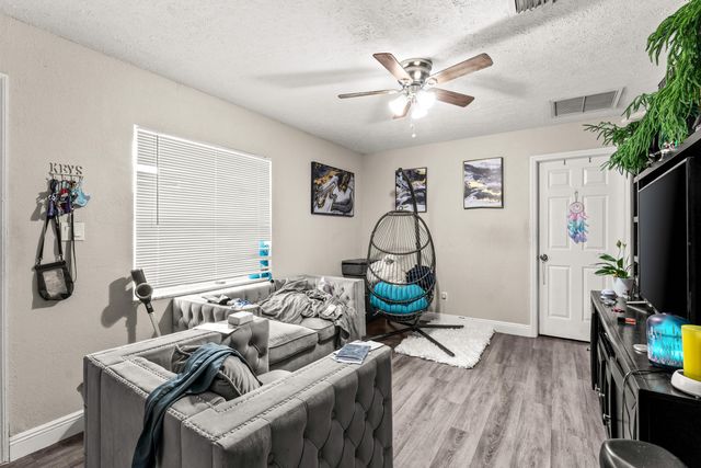 1205 Ave K, Fort Pierce, FL 34950