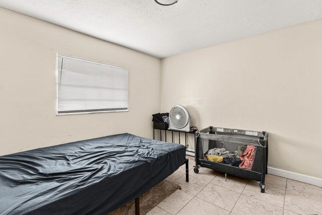 1205 Ave K, Fort Pierce, FL 34950