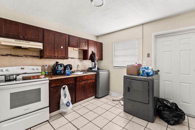 1205 Ave K, Fort Pierce, FL 34950