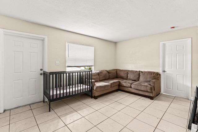 1205 Ave K, Fort Pierce, FL 34950