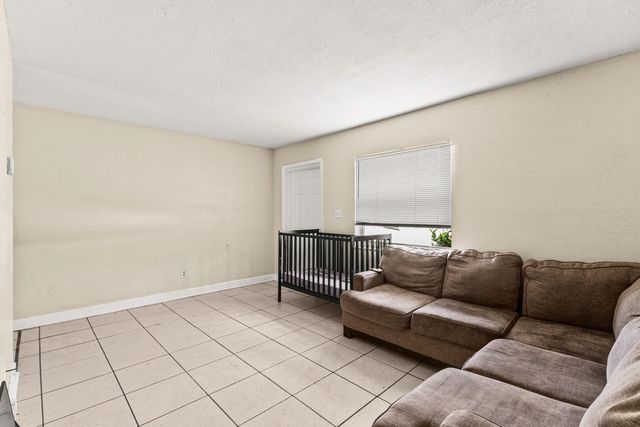 1205 Ave K, Fort Pierce, FL 34950