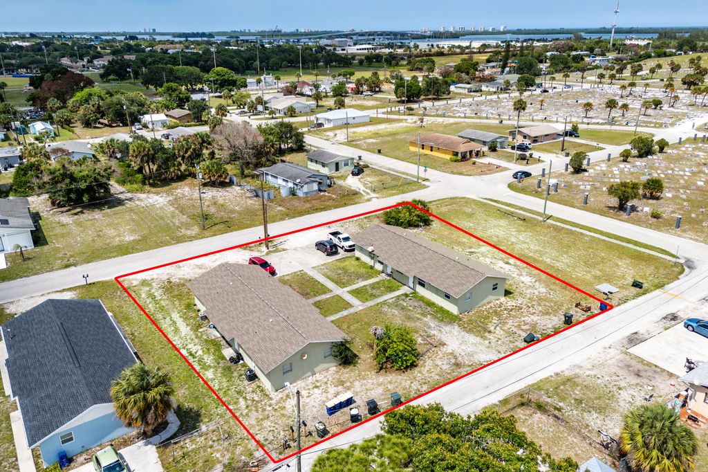 1205 Ave K, Fort Pierce, FL 34950