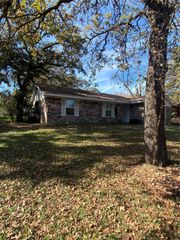 136 Richard Lane, Azle, TX 76020