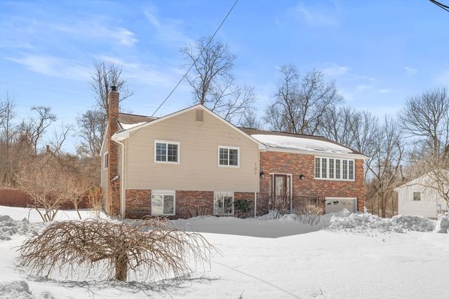 197 Candy Ln, Brockton, MA 02301