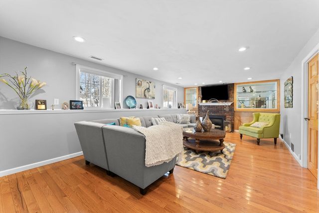 197 Candy Ln, Brockton, MA 02301