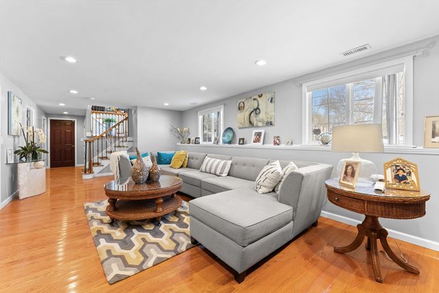 197 Candy Ln, Brockton, MA 02301