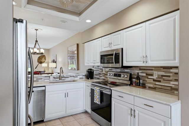 9631 CASTLE POINT DRIVE 1113, Sarasota, FL 34238