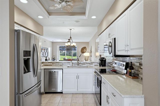 9631 CASTLE POINT DRIVE 1113, Sarasota, FL 34238