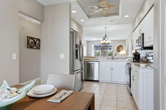 9631 CASTLE POINT DRIVE 1113, Sarasota, FL 34238