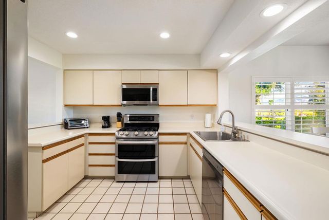 270 Vista Royale Circle E, Palm Desert, CA 92211