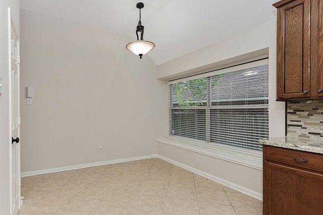 23 Lamps Glow Place, The Woodlands, TX 77382