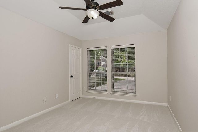23 Lamps Glow Place, The Woodlands, TX 77382