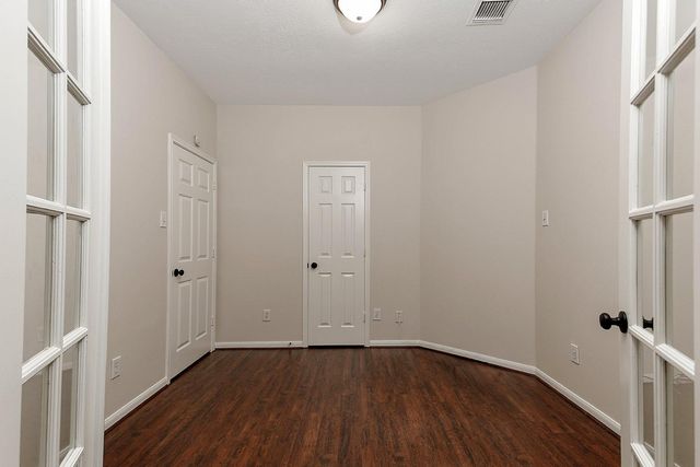 23 Lamps Glow Place, The Woodlands, TX 77382