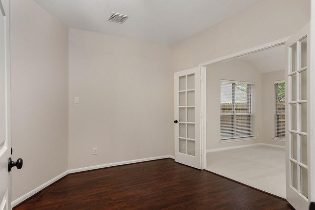 23 Lamps Glow Place, The Woodlands, TX 77382