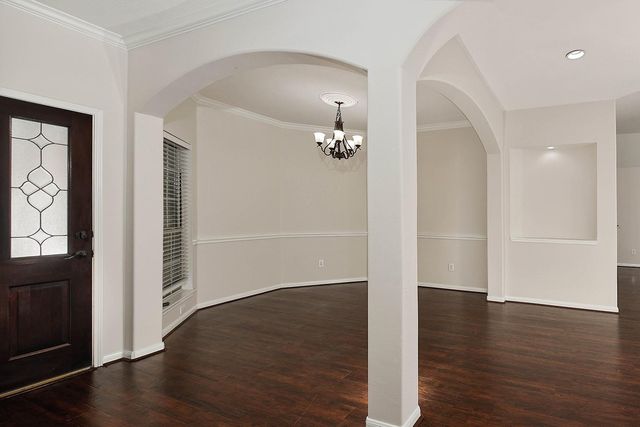 23 Lamps Glow Place, The Woodlands, TX 77382