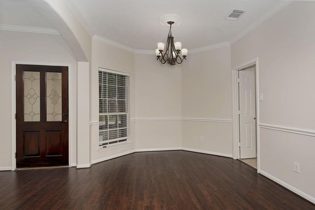 23 Lamps Glow Place, The Woodlands, TX 77382