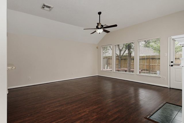 23 Lamps Glow Place, The Woodlands, TX 77382