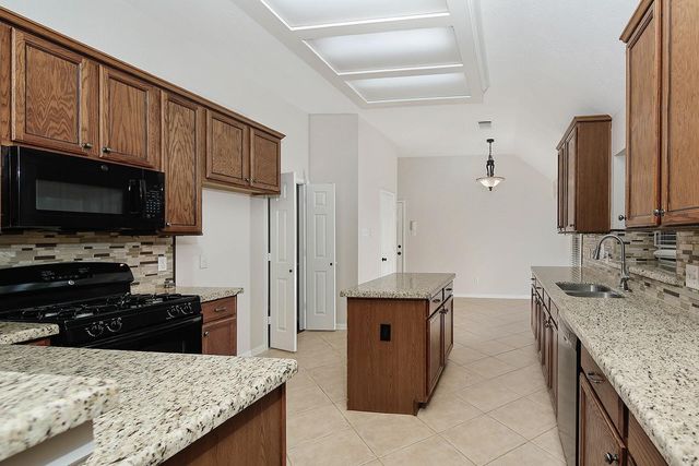 23 Lamps Glow Place, The Woodlands, TX 77382