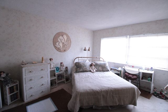 460 Paradise Isle Boulevard 203, Hallandale Beach, FL 33009